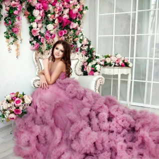  Пудровое облачное платье со шлейфом