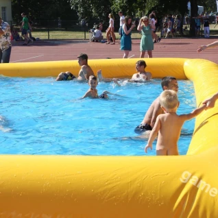 Надувной бассейн