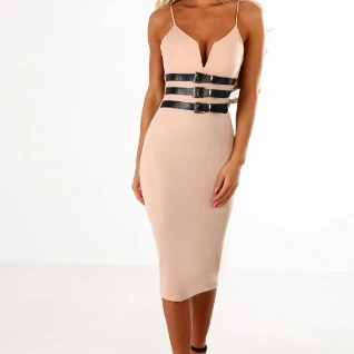 Платье миди с тремя ремешками поясами ремнями пудровое розовое до колена женское летнее