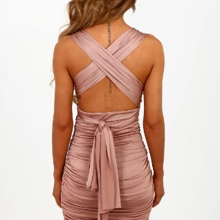 Коктейльное платье короткое мини розовое