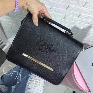 Сумка с надписями черная с золотым