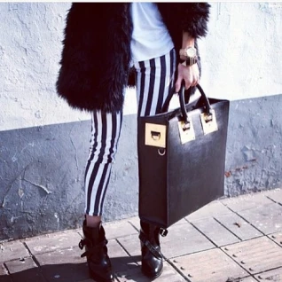 Сумка черная Софи Хьюм Sophie Humple с золотым