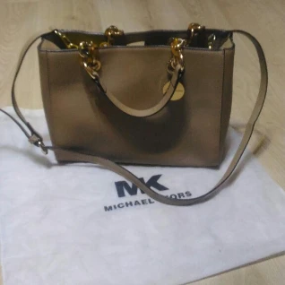 Бежевая сумка Майкл Корс Michael Kors