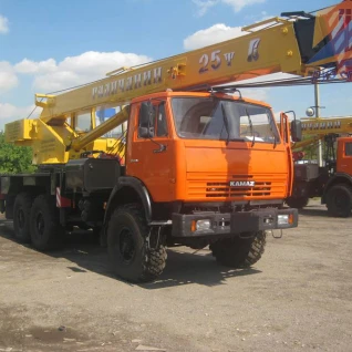 Автокран 25 тонн со стрелой 28 м