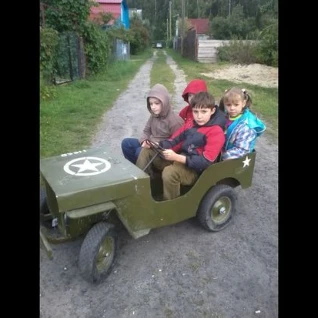 Четырехместный детский джип (электромобиль)