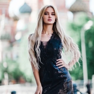 Вечернее платье, расшитое паетками