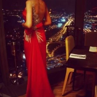 Вечернее платье TARIK EDIZ со шлефом и открытой спиной