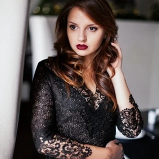 Вечернее платье в стиле ретро 