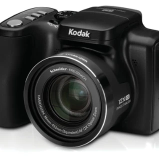 Компактный фотоаппарат Kodak Z812 IS
