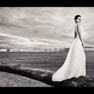 Белое платье