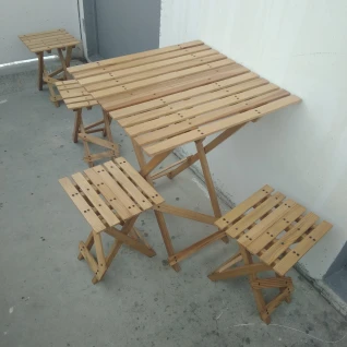 Стол с табуретками