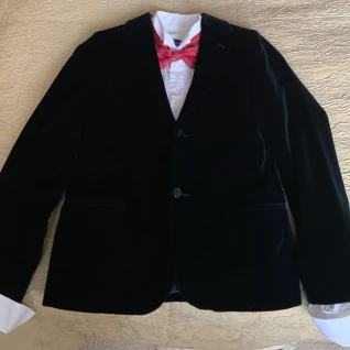 Бархатный пиджак на мальчика