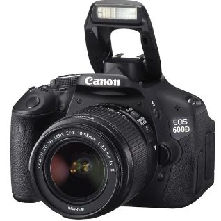 Зеркальный фотоаппарат Canon 600D