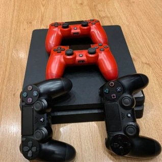 PS 4 + 4 джойстика и игры на 4х