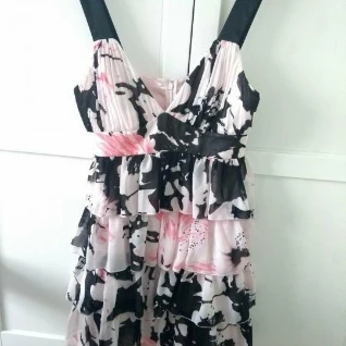 Платье пышное с оборками воланами белое