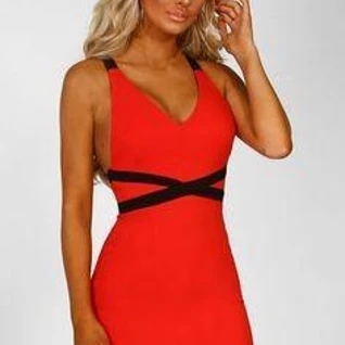 Женское платье красное бандажное утягивающее
