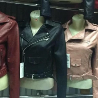 Черная кожаная куртка косуха с поясом