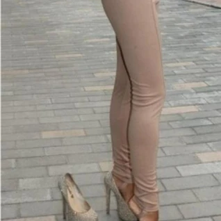 Легинсы трикотажные бежевые