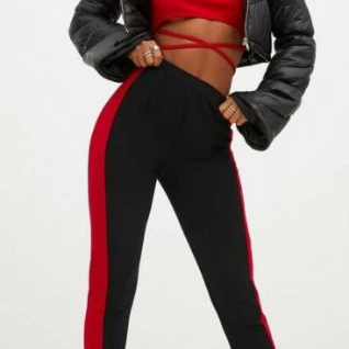 Брюки с лампасами черные красные