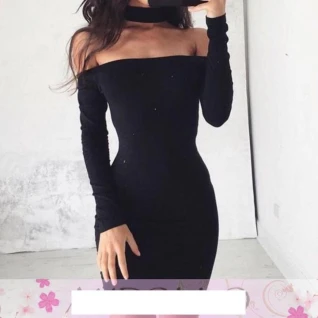 Черное платье с чокером