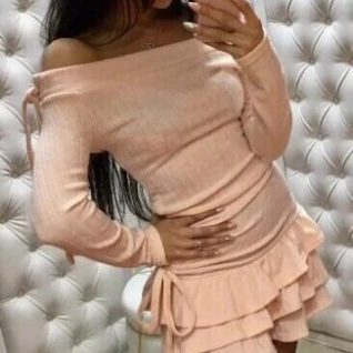 Платье с оборками теплое розовое коктейльное