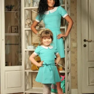 Платье мятное бирюзовое с белым воротничком