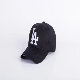 Черная кепка