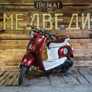 Cкутер Yamaha Vino красный