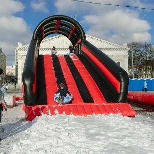 Горка с тюбингами