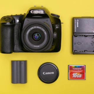 Фотоаппарат Canon 30d с объективами