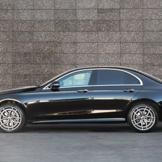 Mercedes-Benz E-class 2022 г.в.