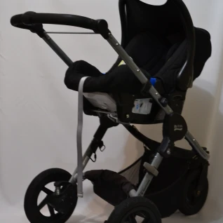 Автолюлька Romer BabySafe + шасси Britax