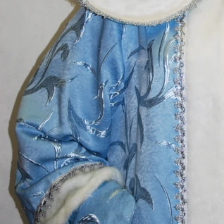 СНЕГУРОЧКА длинная с пелериной (шелк голубой) 