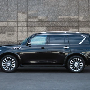 Infiniti QX80 