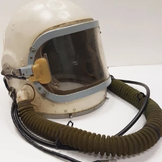 ВЫСОТНЫЙ ГЕРМОШЛЕМ ГШ-6Л СССР