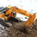 Возьмите Гусеничный экскаватор HYUNDAI R-220LC-9S напрокат (Фото 1) В Рязани