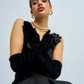 Возьмите Чёрные бархатные длинные перчатки напрокат (Фото 1) common.inCity.tula