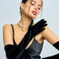 Возьмите Чёрные бархатные длинные перчатки напрокат (Фото 2) common.inCity.tula