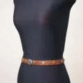 Возьмите Коричневый тонкий пояс с камнями напрокат (Фото 2) в Москве