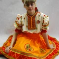 Возьмите "РУССКИЙ НАРОДНЫЙ КАДРИЛЬНЫЙ КОСТЮМ ""ХОХЛОМА-2"" " напрокат (Фото 5) в Москве