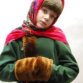 Возьмите НАСТЕНЬКА (пальто, платок, сарафан, блузка) напрокат (Фото 2) в Москве