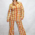 Возьмите ЖЕНСКИЙ КОСТЮМ 70-80 х годов (оранжевая клетка) напрокат (Фото 1) в Москве