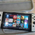 Возьмите Nintendo Switch OLED + Zelda TOTK, Ведьмак 3, Metro 2033, Alien Isolation и многое другое. напрокат (Фото 1) в Москве