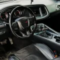 Возьмите Автомобиль Dodge Challenger 4WD напрокат (Фото 2) в Санкт-Петербурге