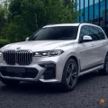 Возьмите Автомобиль BMW X7 40i напрокат (Фото 1) в Санкт-Петербурге
