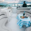 Возьмите Катер прогулочный Эфир Chaparral 330  напрокат (Фото 11) в Санкт-Петербурге