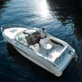 Возьмите катер Sea Ray 225 с капитаном  напрокат (Фото 3) в Санкт-Петербурге