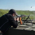 Возьмите Стрельба на полигоне из 10 видов оружия на выбор напрокат (Фото 1) в Москве