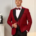 Возьмите Костюм тройка смокинг бордовый MARCO MILANO напрокат (Фото 1) в Санкт-Петербурге
