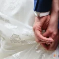 Возьмите Сказочно красивое кружевное длинное свадебное платье цвета айвори напрокат (Фото 2) в Москве